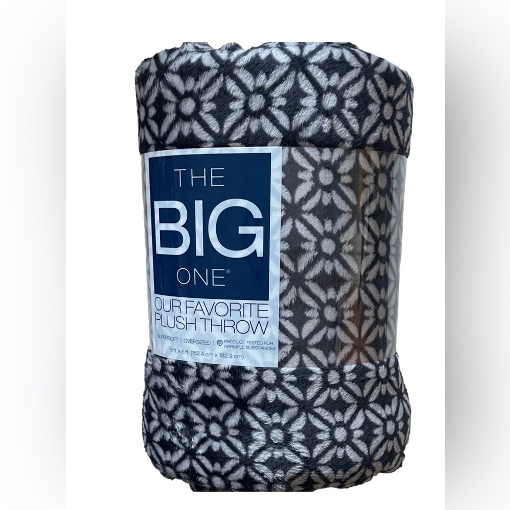 The Big One Oversized Plush Grey Geometric Floral Throw Blanket 5ft x 6ft